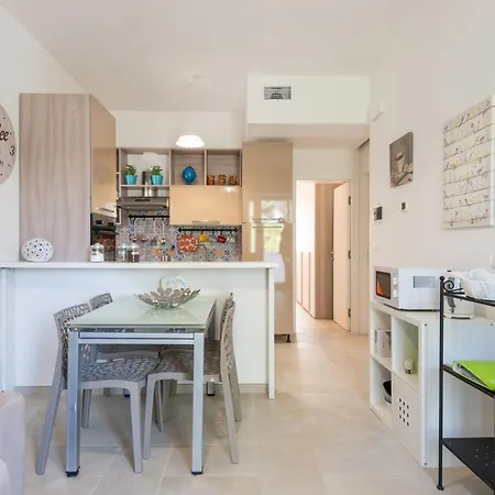 Antonella's House - C *